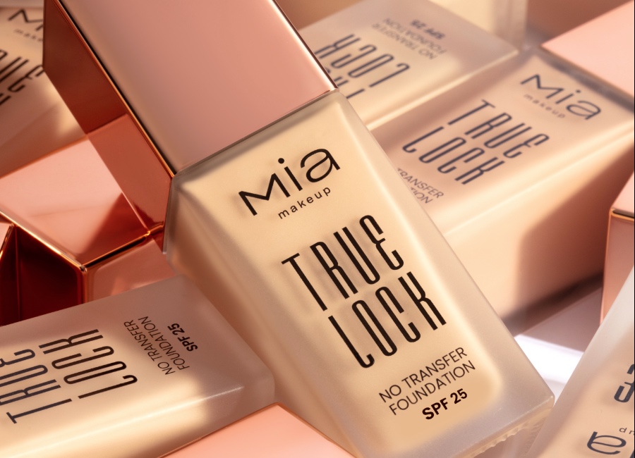 mia makeup true lock