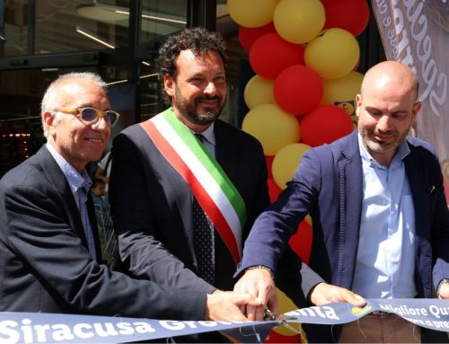 Lidl: terza apertura a Siracusa e un milione di euro per realizzare una scuola elementare