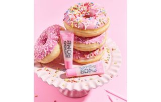 essence juicy bomb cinque anni