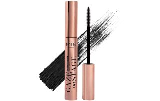 mia makeup gaze on stage