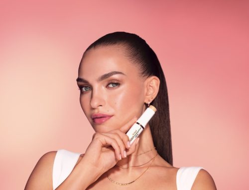 Glimmer Tinted Moisturizer Stick: il nuovo fondotinta in stick by Revlon